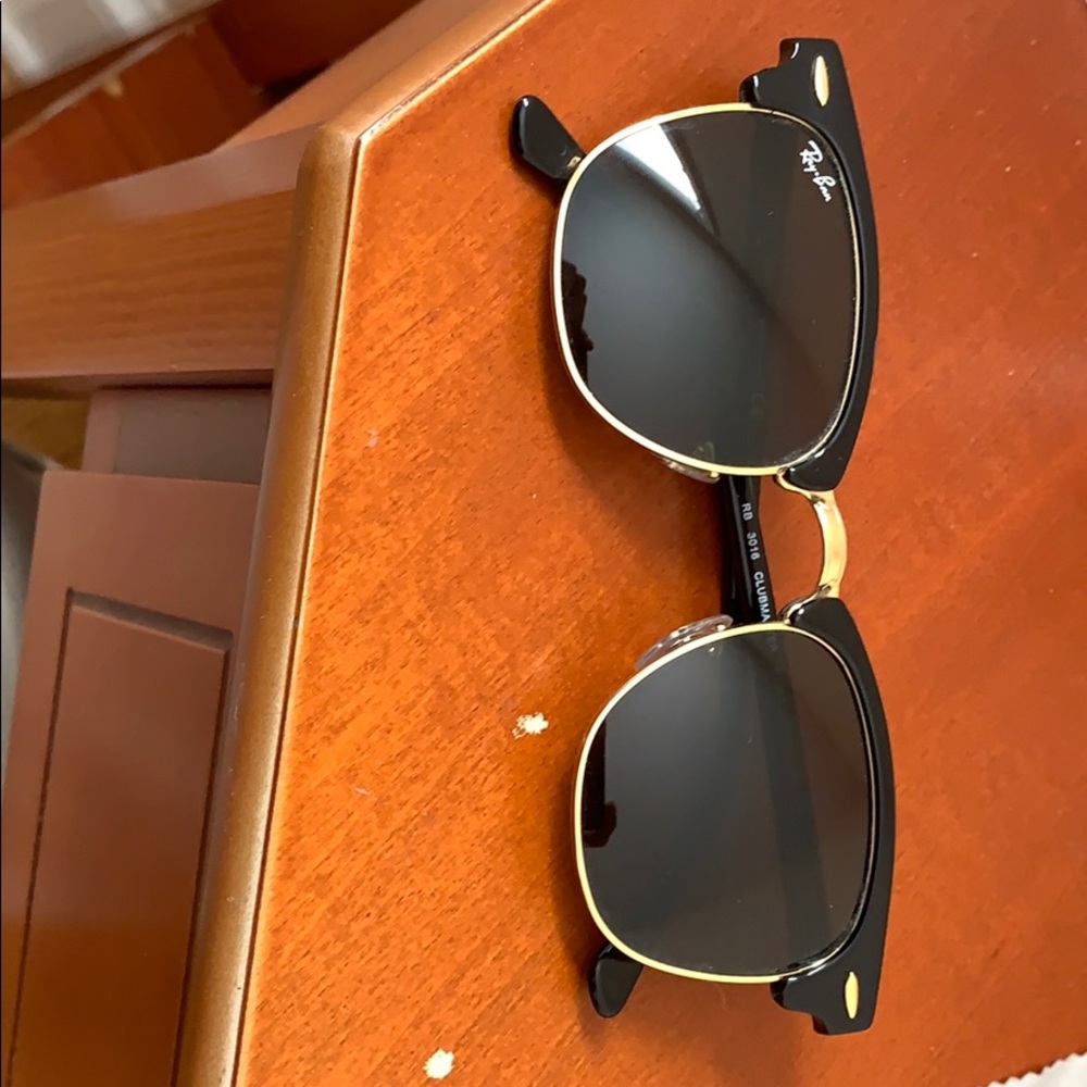 Black Ray-Ban Clubmaster Sunglasses